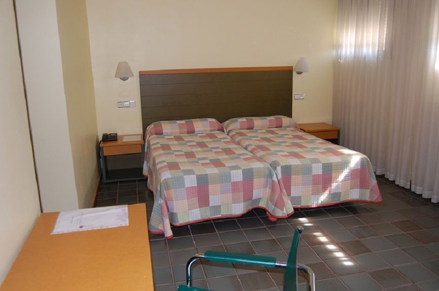 Hotel Lugones Nor Rum bild