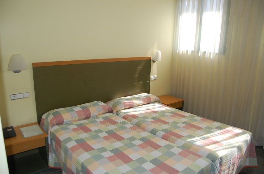 Hotel Lugones Nor Rum bild